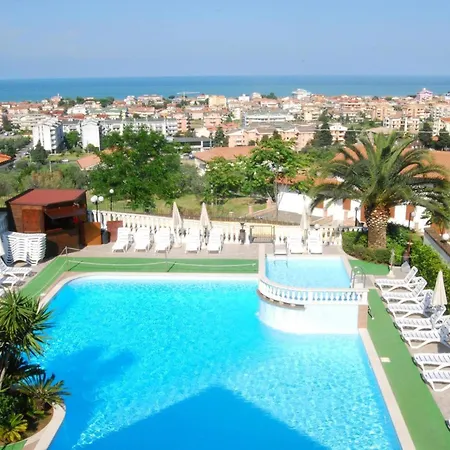 La Piazzetta 托尔托雷托